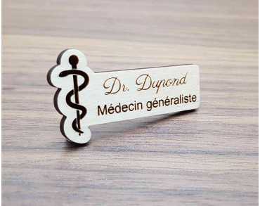Badge médical personnalisé en bois petit modèle caducée médecin