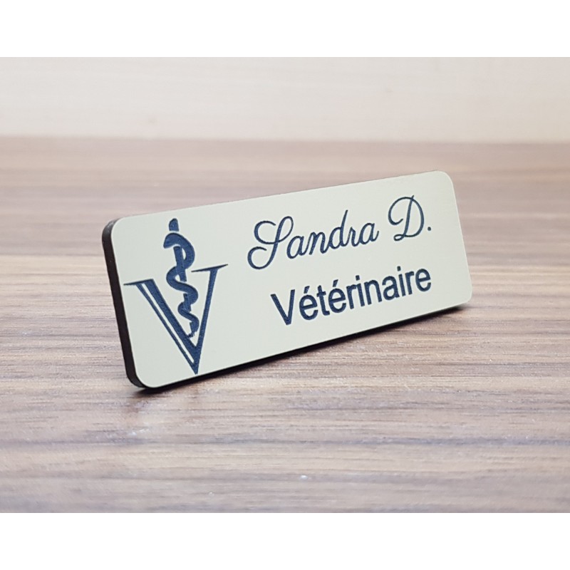 Badge or brossé acrylique personnalisé caducée vétérinaire