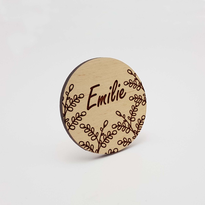Badge en bois prénom personnalisé champêtre, floral, végétal