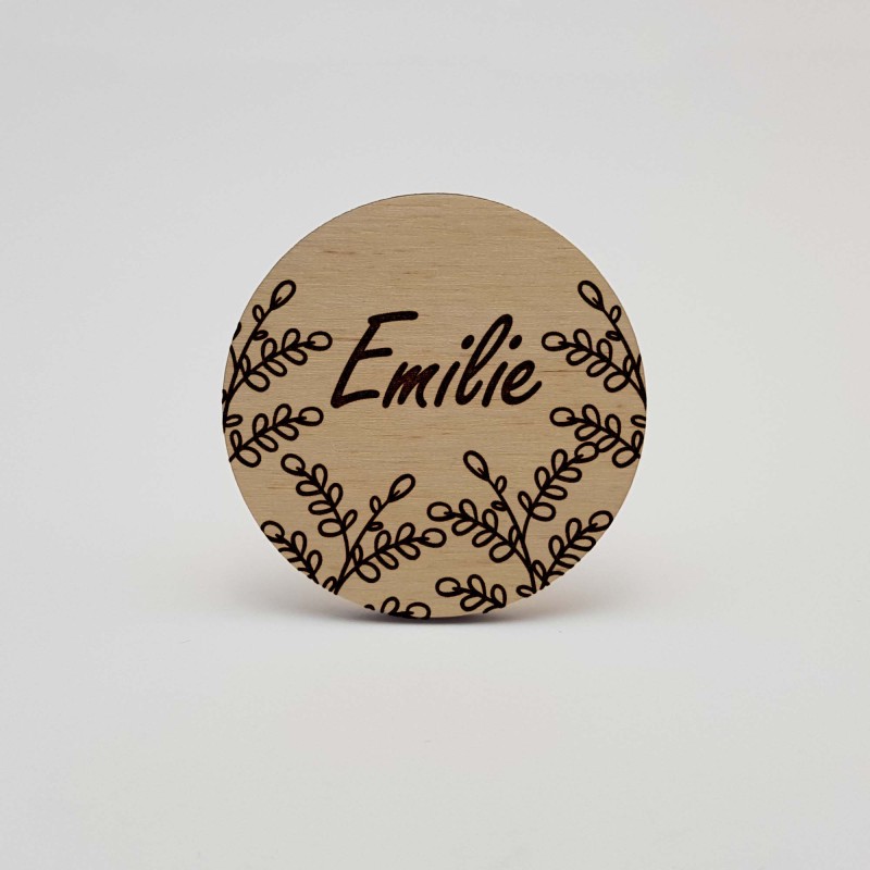 Badge en bois prénom personnalisé champêtre, floral, végétal