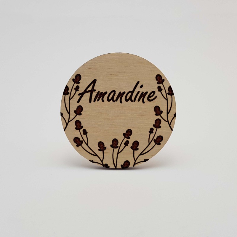 Badge en bois prénom personnalisé, végétal, mariage, baptême, séminaire
