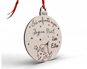 Boule de Noël personnalisée en bois enfant sage