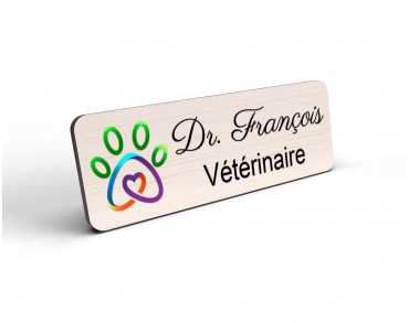 Badge en bois personnalisé logo patte animal coloré