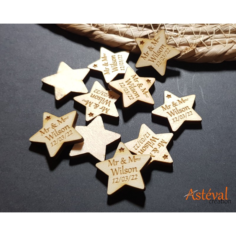 Décorations de table confettis étoiles en bois personnalisées