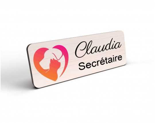 Badge vétérinaire en bois personnalisé logo chien chat coeur coloré