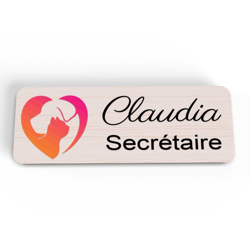 Badge vétérinaire en bois personnalisé logo chien chat cœur coloré