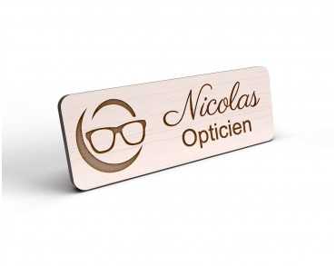 Badge opticien personnalisé bois