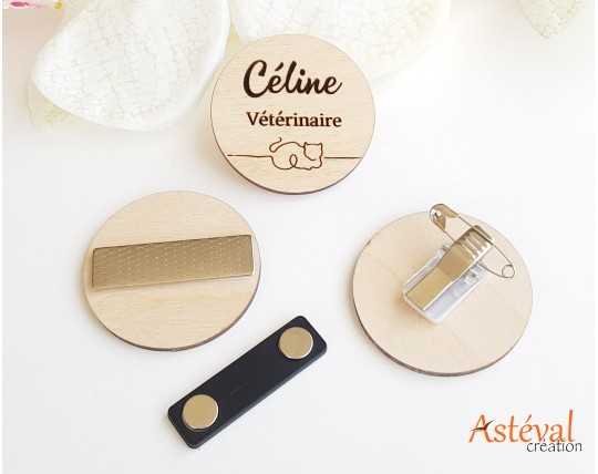 Badge en bois personnalisé chat filaire vétérinaire ou autre