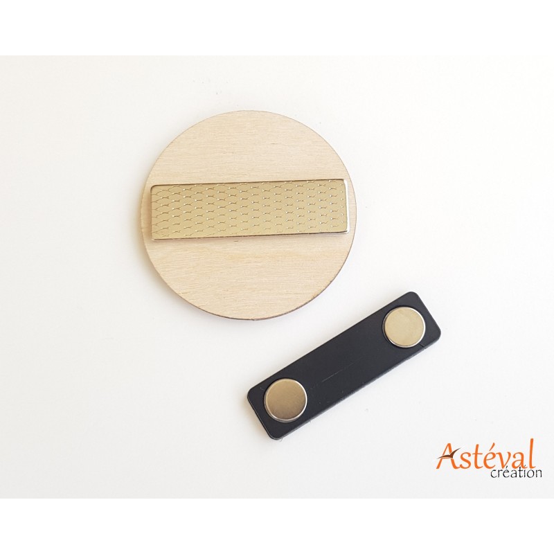 Badge en bois personnalisé chat filaire vétérinaire ou autre