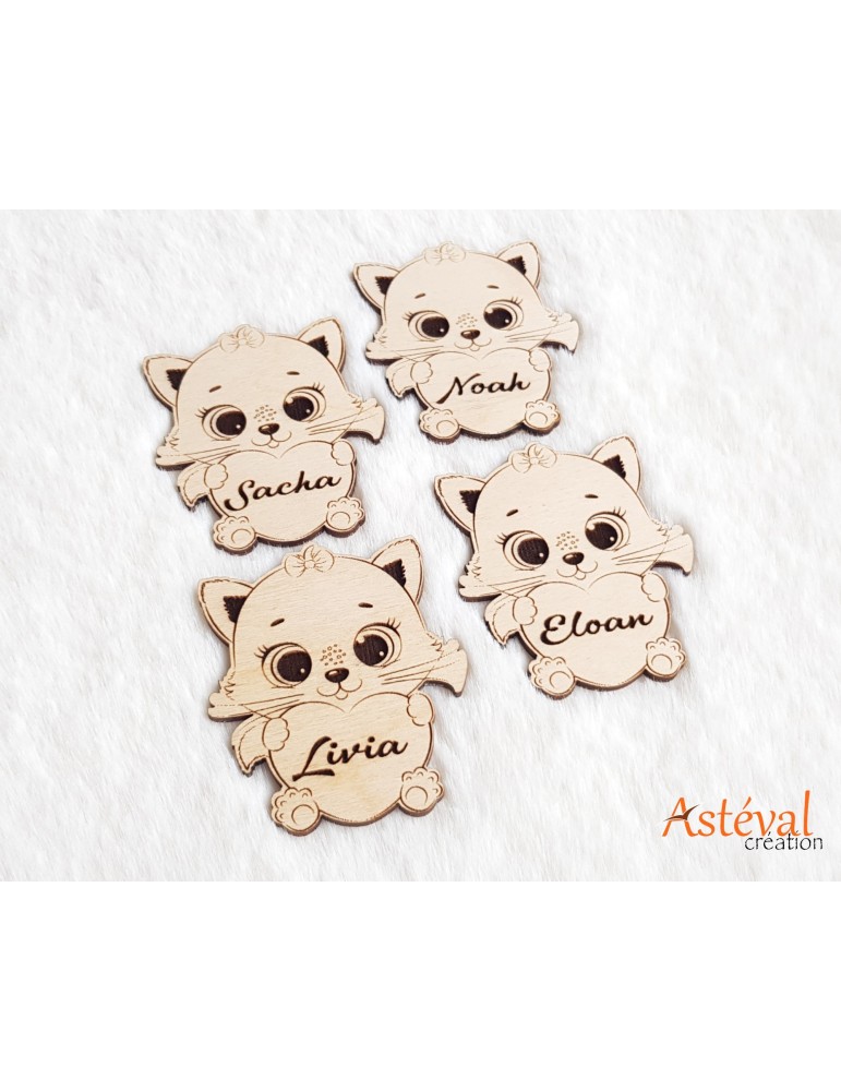 Marque place chaton coeur en bois personnalisé -  Baptême - baby shower ou Anniversaire  - Décoration de table