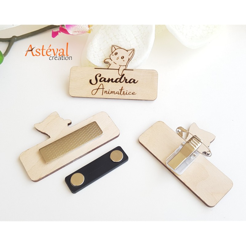 Badge en bois personnalisé chat funny vétérinaire