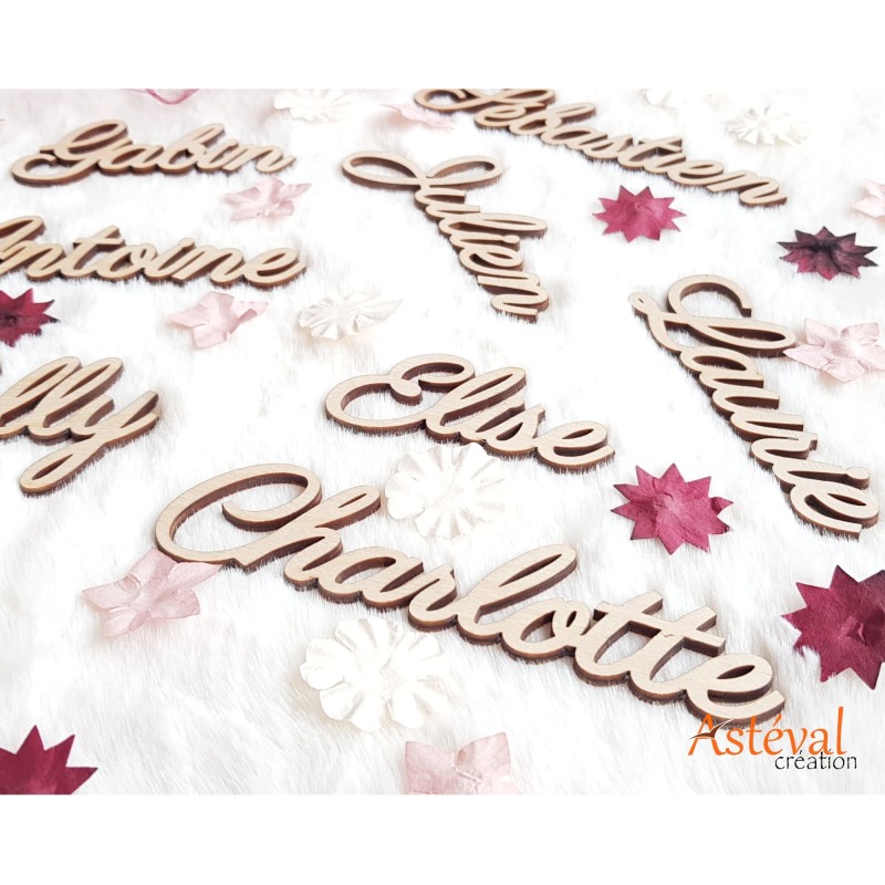 Marque place prénom en bois personnalisé