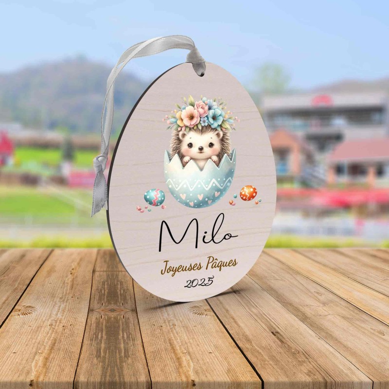 Œuf de Pâques Personnalisé avec hérisson, Décoration en Bois, Prénom et Année, Cadeau Souvenir Unique pour Enfant et Famille