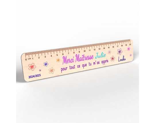 Règle en bois personnalisée – Un cadeau unique et coloré pour remercier une maîtresse ou un ATSEM avec une touche personnelle !