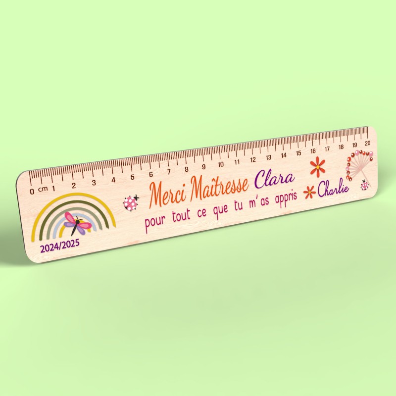 Règle en Bois Personnalisée – Cadeau Unique pour Maîtresse, Maître, ATSEM