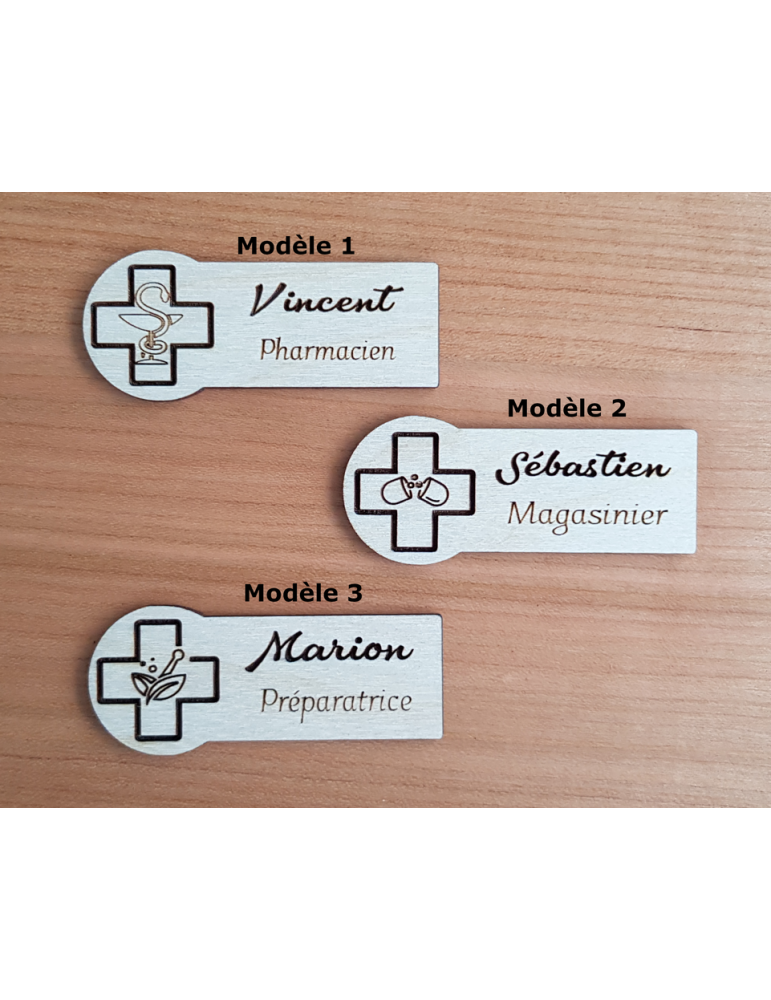 Badge en bois pharmacie personnalisé croix caducée pharmacien préparatrice