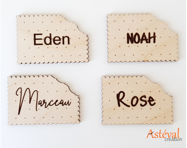 Marque place bois personnalisé Biscuit - Baptême, ou Anniversaire - Décoration de table