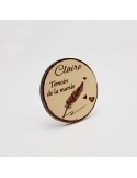 Badge en bois plume et cœur personnalisé, thème romantique, mariage, baptême, communion, badge evjf, evg, cérémonie