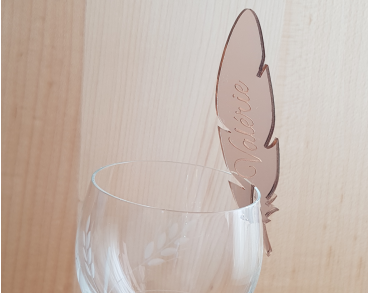 Marque place plume personnalisé bois miroir rose or et argent- Mariage, Baptême, ou Anniversaire - Décoration de table