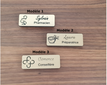 Badge pharmacie personnalisé or brossé acrylique préparatrice élève préparateur docteur en pharmacie pharmacien pharmacienne