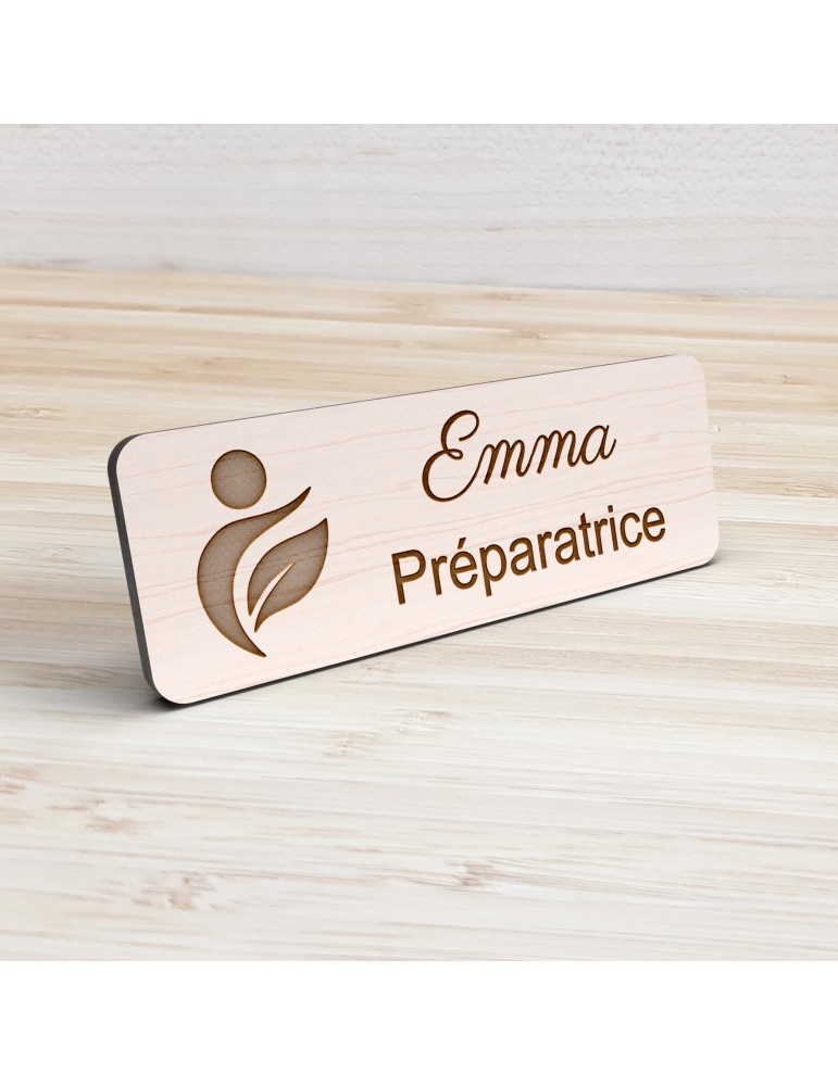 Badge personnalisé préparatrice, motif pharmacie et préparation, vue de présentation