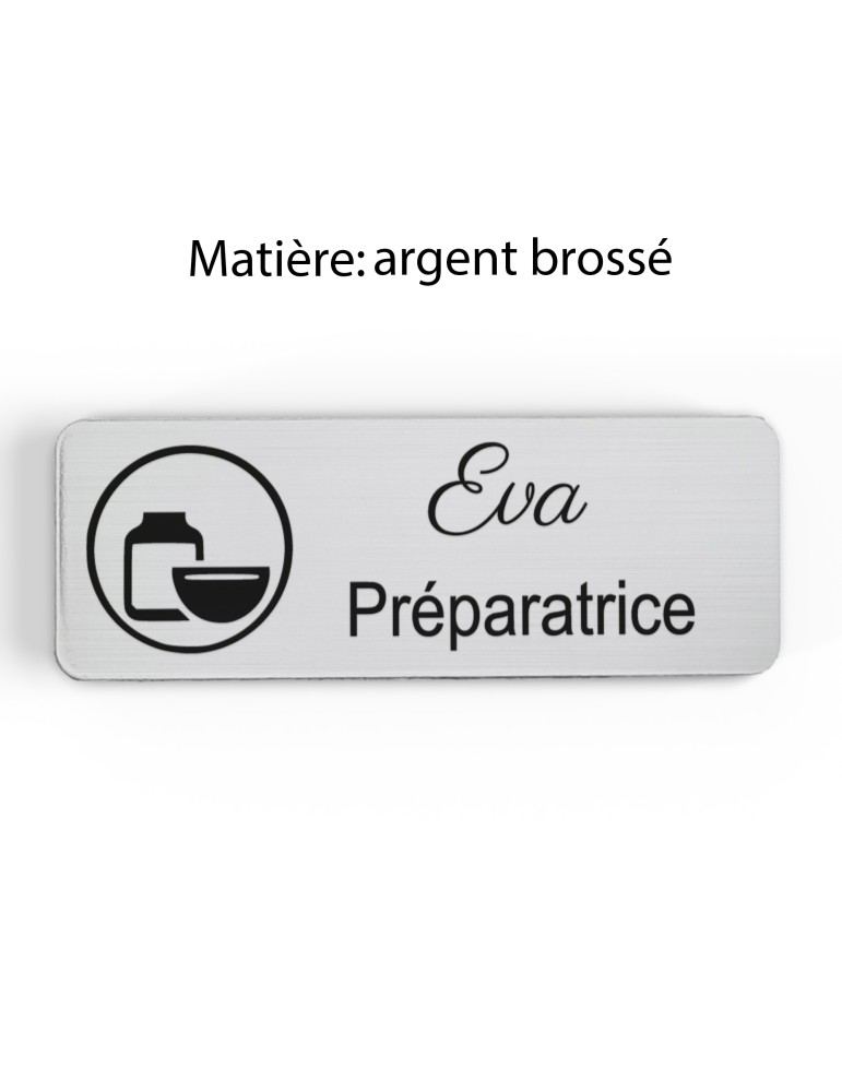 Badge personnalisé préparatrice, motif pharmacie et préparation, finition argent brossé