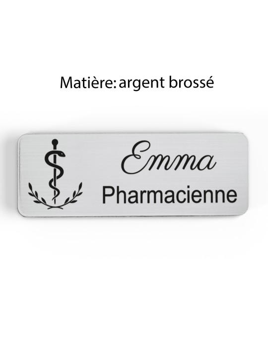 Badge personnalisé pharmacienne, motif pharmacie et caducée, finition argent brossé