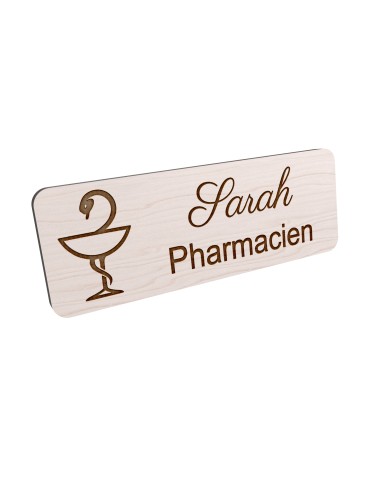 Badge personnalisé pharmacien, motif pharmacie et caducée, vue en biais