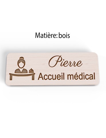 Badge personnalisé accueil médical, motif accueil et santé, vue en biais 2