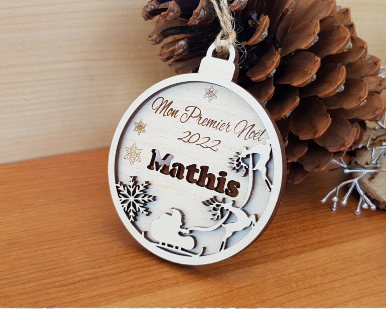 Boule de Noël en bois personnalisée avec mon prénom