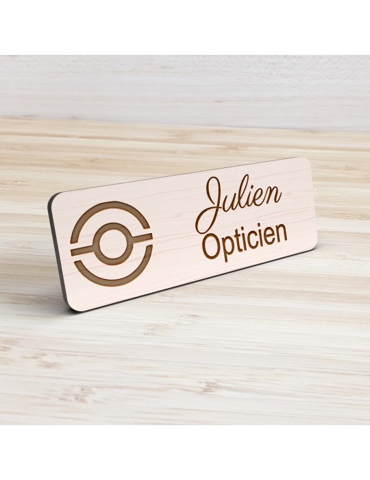 Badge personnalisé opticien, motif optique et lunetterie, vue de présentation