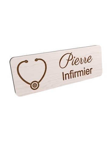 Badge personnalisé infirmier, motif soin et accompagnement, vue en biais