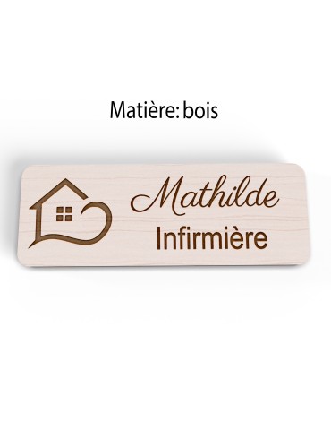 Badge personnalisé infirmière, motif soin et accompagnement, vue en biais 2
