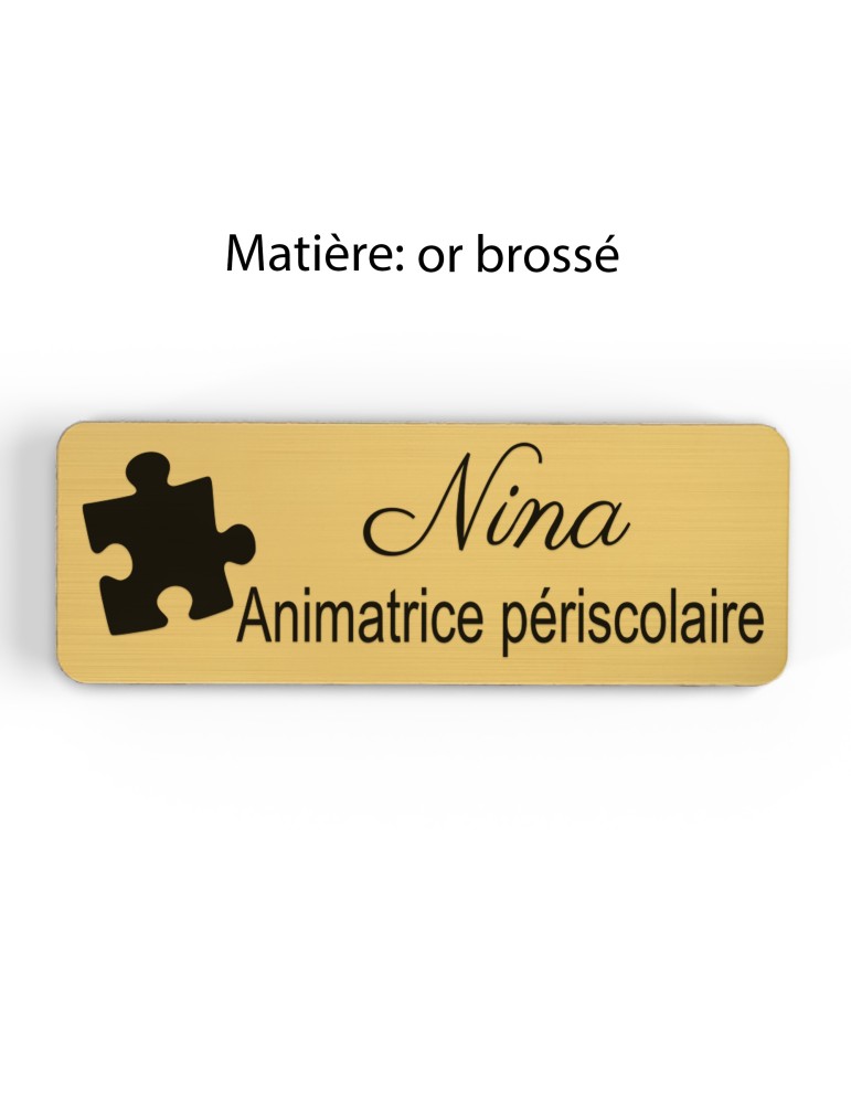 Badge personnalisé animatrice périscolaire, motif animation et activités pour enfants, finition or brossé