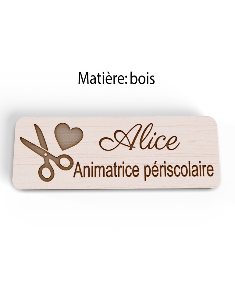 Badge personnalisé animatrice périscolaire, motif animation et activités pour enfants, version bois vue à plat