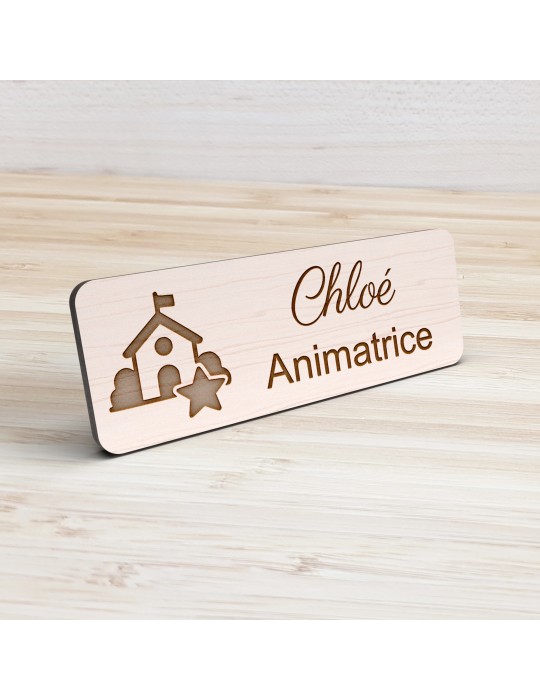 Badge personnalisé animatrice, motif animation et activités pour enfants, vue de présentation