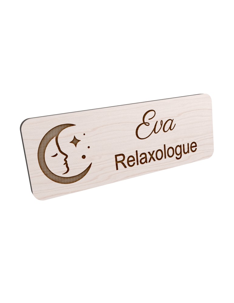 Badge personnalisé relaxologue, motif relaxation et détente, vue en biais