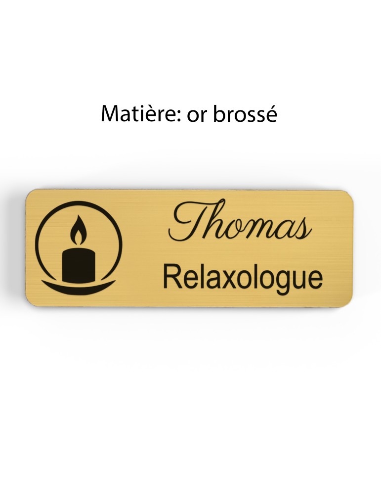 Badge personnalisé relaxologue, motif relaxation et détente, finition or brossé