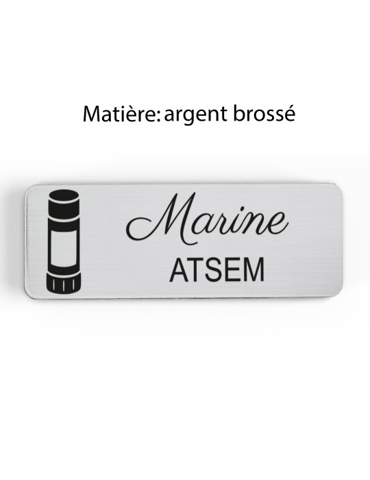 Badge personnalisé atsem, motif école maternelle et petite enfance, finition argent brossé