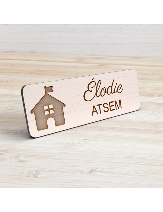 Badge personnalisé atsem, motif école maternelle et petite enfance, vue de présentation