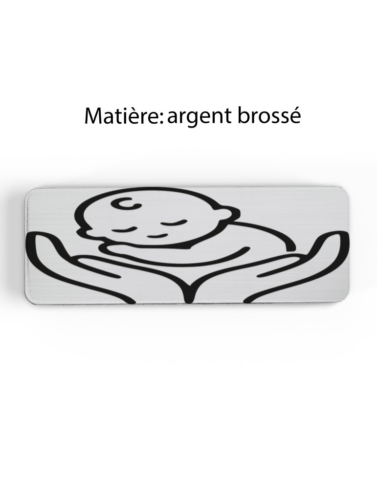 Badge personnalisé puéricultrice, motif bébé et puériculture, finition argent brossé