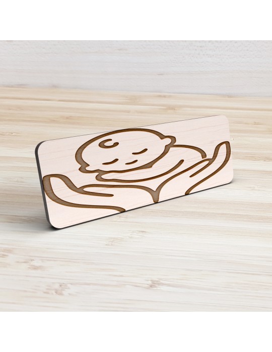 Badge personnalisé puéricultrice, motif bébé et puériculture, vue de présentation
