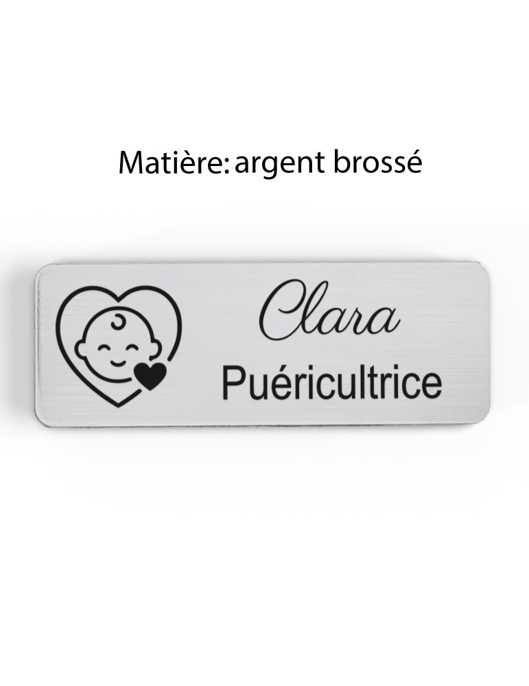 Badge personnalisé puéricultrice, motif bébé et puériculture, finition argent brossé
