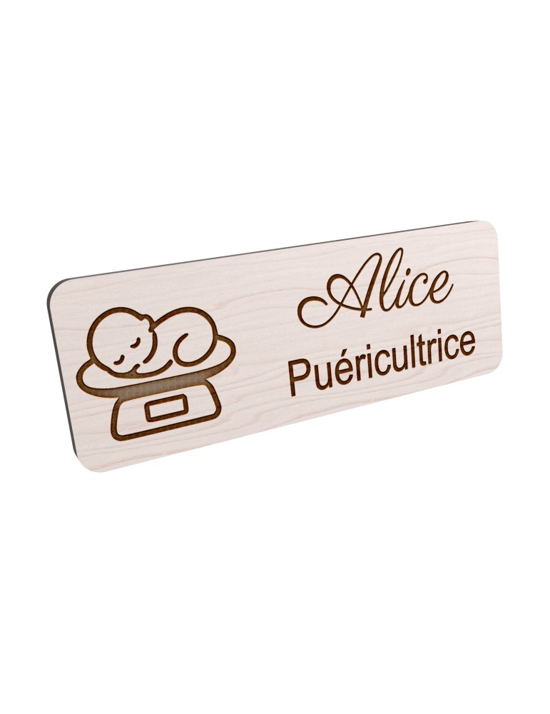 Badge personnalisé puéricultrice, motif bébé et puériculture, vue en biais