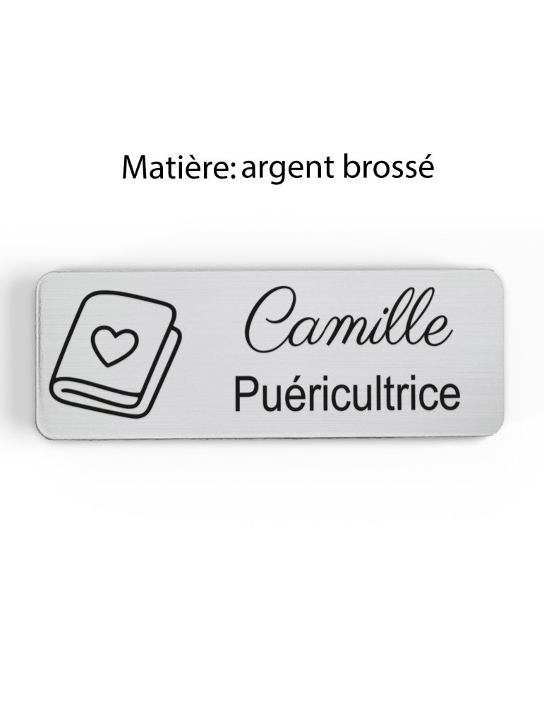 Badge personnalisé puéricultrice, motif bébé et puériculture, finition argent brossé
