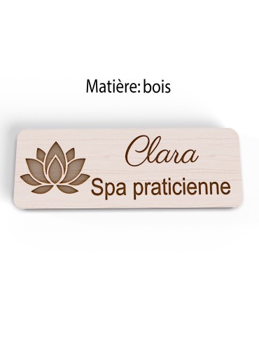 Badge personnalisé spa praticienne, motif spa et détente, vue en biais 2