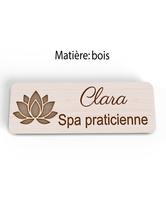 Badge personnalisé spa praticienne, motif spa et détente, version bois vue à plat