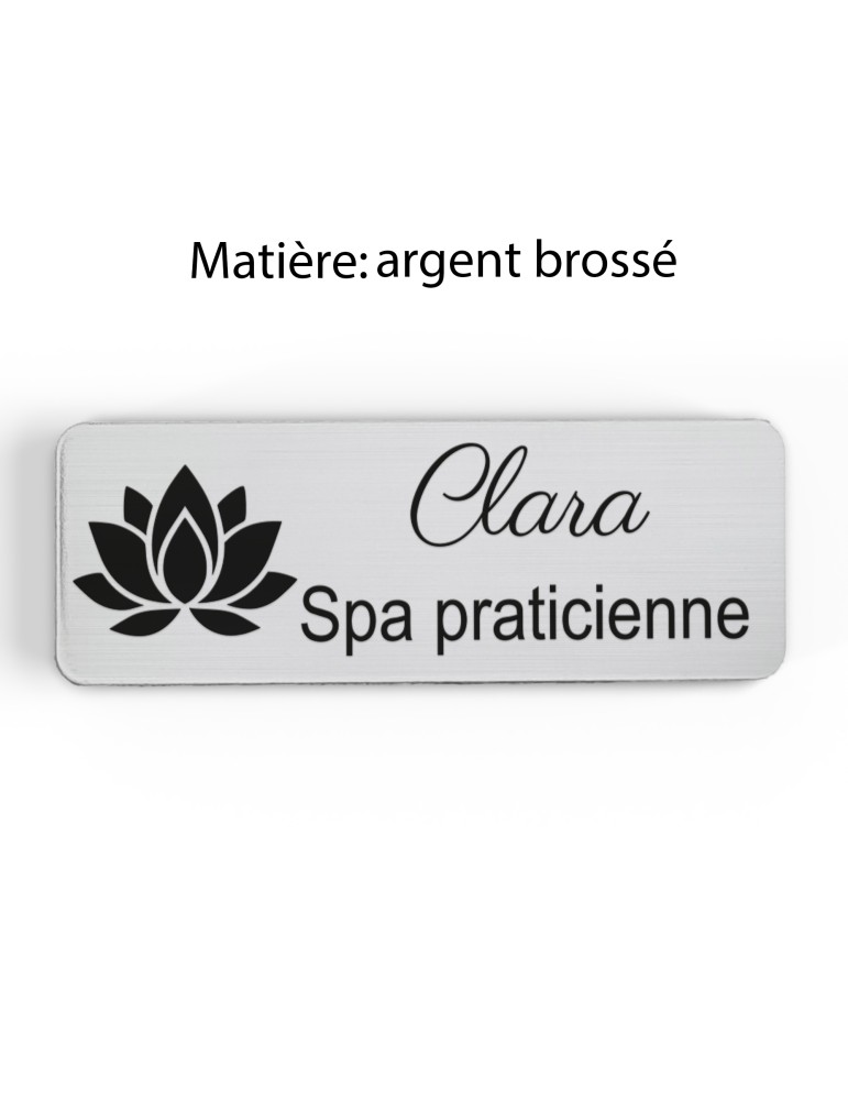 Badge personnalisé spa praticienne, motif spa et détente, finition argent brossé