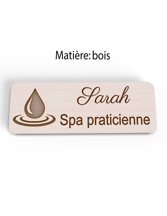 Badge personnalisé spa praticienne, motif spa et détente, version bois vue à plat