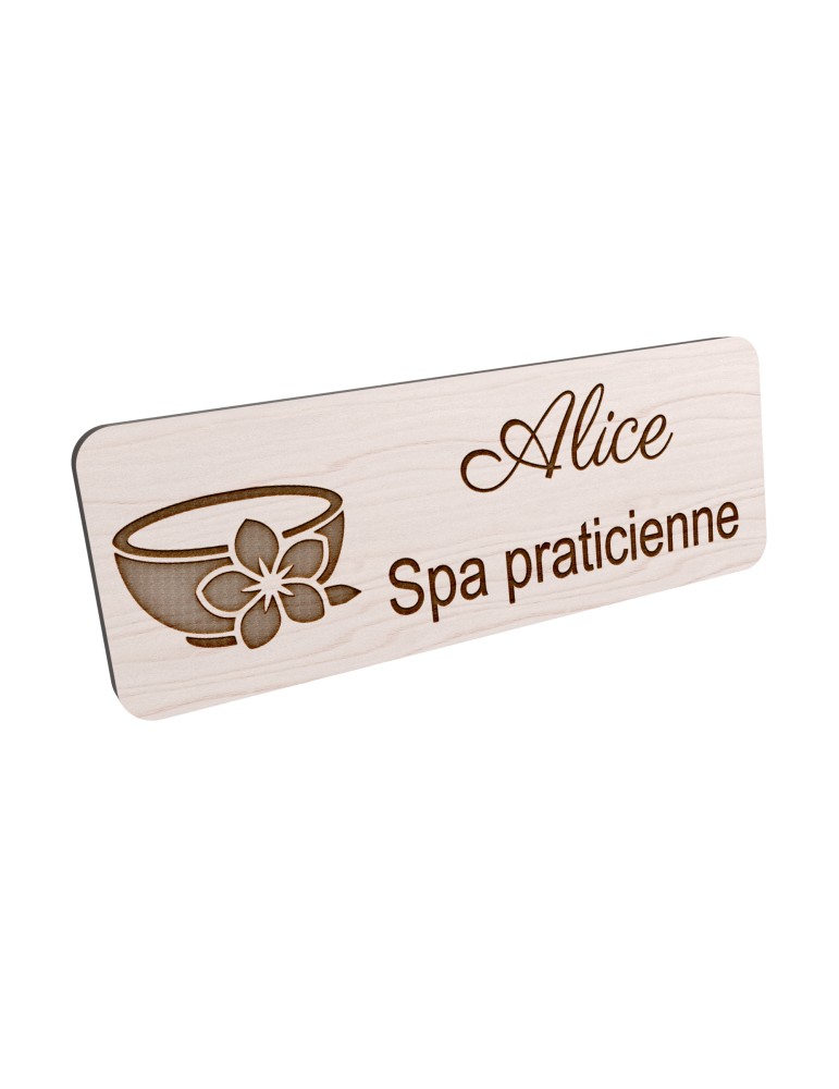Badge personnalisé spa praticienne, motif spa et détente, vue en biais